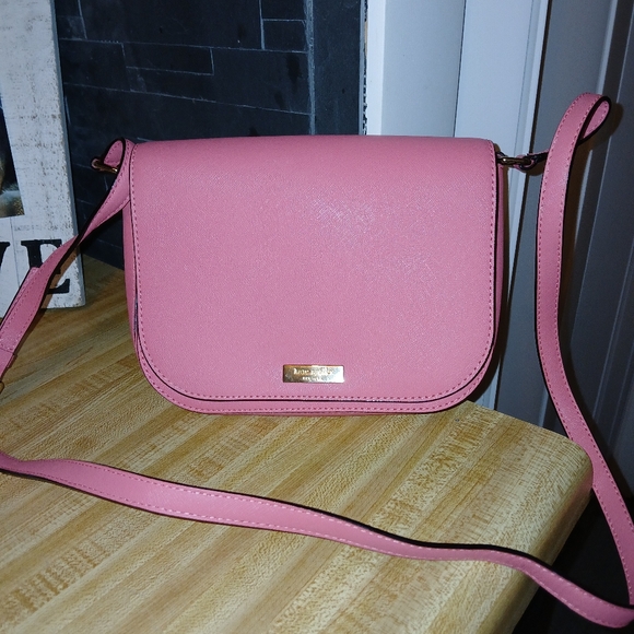kate spade Handbags - Kate Spade Pink Crossbody
